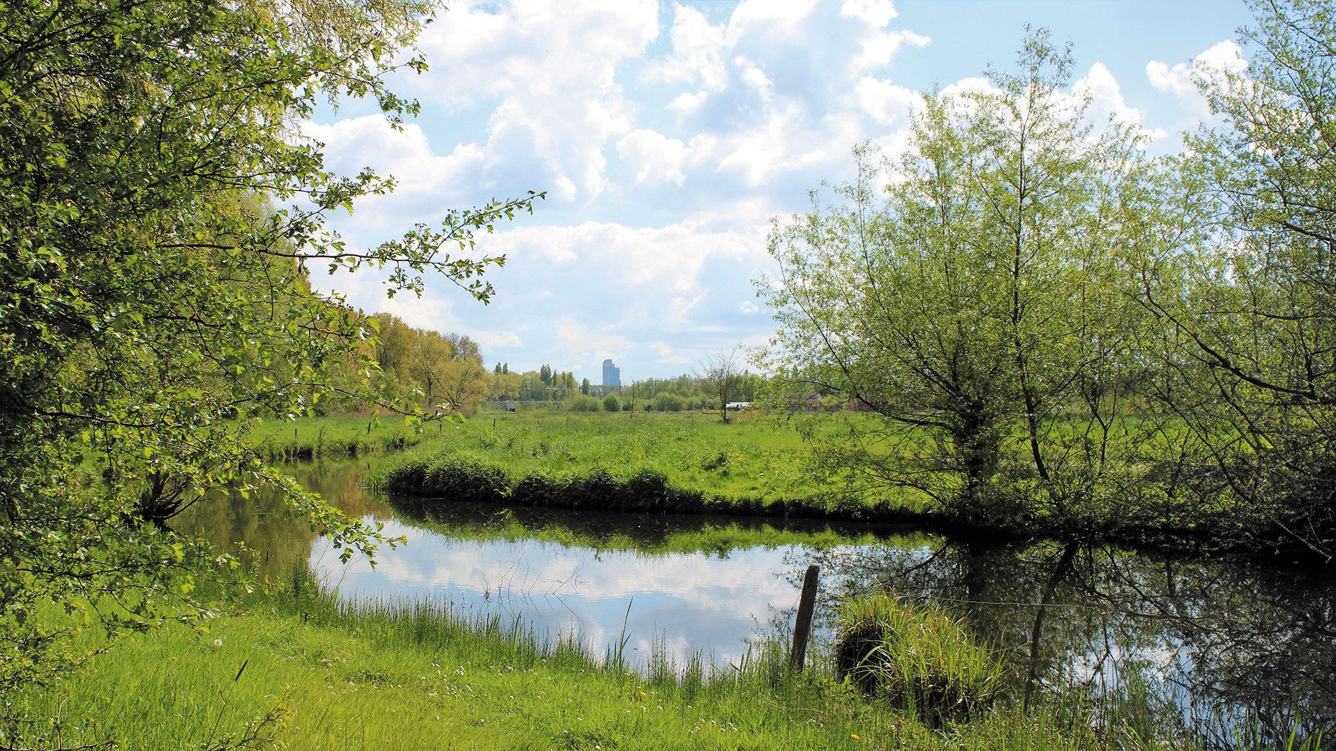 Mooie landschappen tijden je tocht Meersen en trage wegen