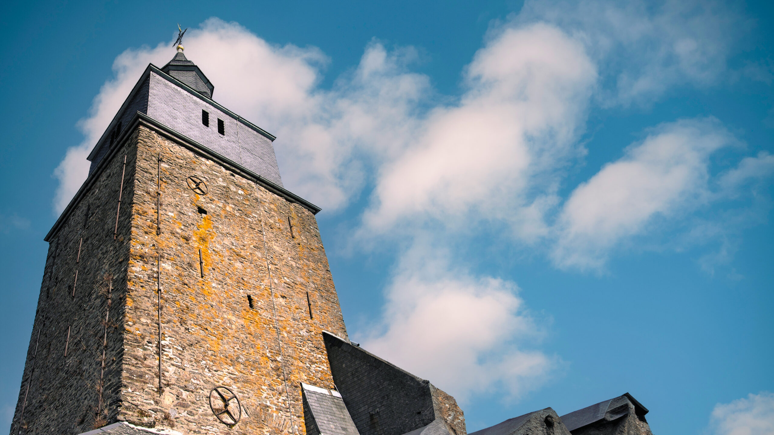 Sint-Deniskerk_oude toren_VIIIe eeuw